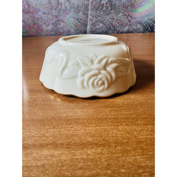 Vintage Rosebud collection by Lenox All purpose bowl with gold trim - Picture 5 of 10